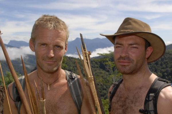 Φυλές του κόσμου - Σειρά ντοκιμαντέρ του Discovery Channel που ακολουθεί τον πρώην πεζοναύτη Μπρους Πέιρι καθώς εξερευνεί αρχαίες φυλές στα πιο απομακρυσμένα μέρη του κόσμου