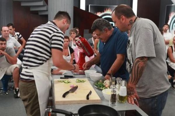 Masterchef - Τηλεοπτικός διαγωνισμός μαγειρικής με σκοπό την ανάδειξη του επόμενου Έλληνα Master Chef
