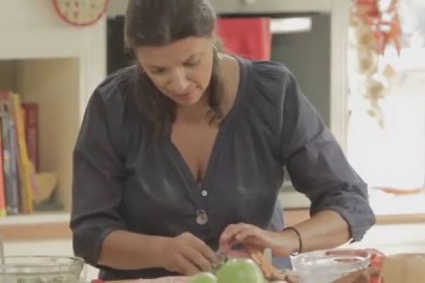 Τι θα φάμε σήμερα Μαμα; - Η Νταϊάν Κόχυλα, σεφ, συγγραφέας και μαμά, ανοίγει το χώρο της και τις συνταγές της και τις μοιράζεται με τους τηλεθεατές